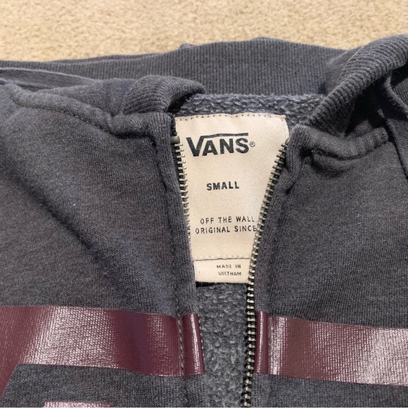 Vans Unisex adult size small charcoal grey zip up with burgundy lettering. - Picture 2 of 3